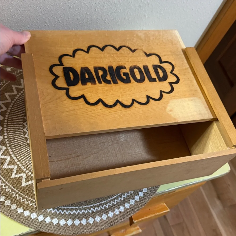 Darigold Wooden Crate